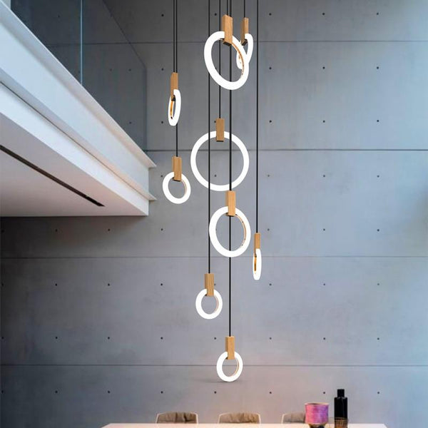 Lights of Scandinavia – Halo – Holz-Acryl-Beleuchtung, Design-Kronleuchter, LED-Lichtquelle. Treppenbeleuchtung.