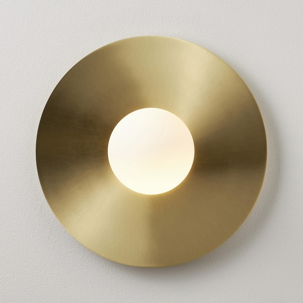 Nyvelis Nordic Round LED Ceiling Light-brass (1).webp__PID:568e9dc2-3afd-49aa-80dc-e3ad3927fc86