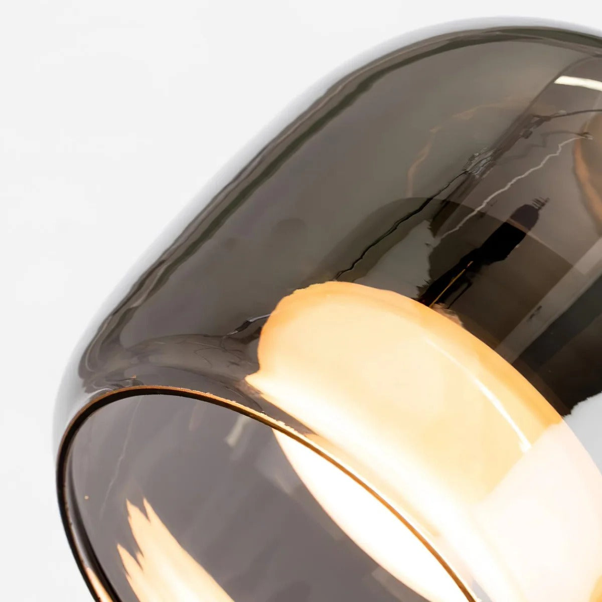 Lámpara colgante moderna Freja de cristal ahumado (detalle 2).webp__PID:f97a6eee-a9c1-4073-bffe-86d3e0115557