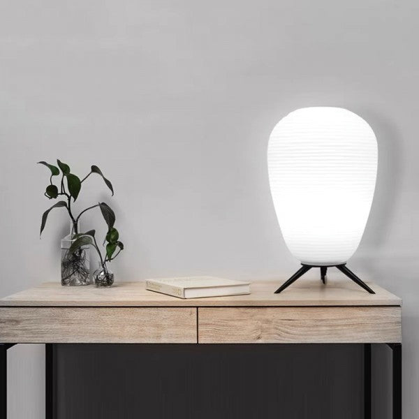 Leary Modern Hand-blown Table Lamp18.jpg__PID:5c0f0a33-e1b3-487a-bbb6-b50ceb45ff65
