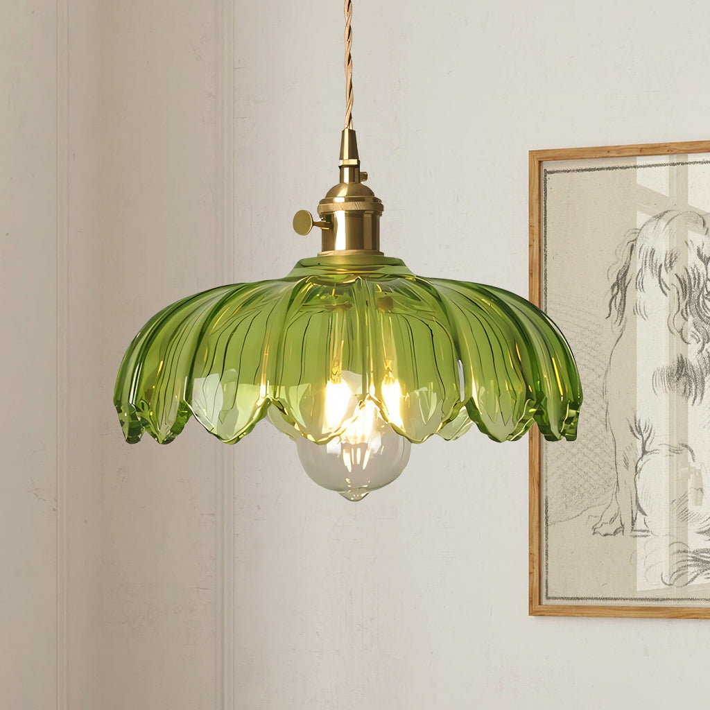 tulip glass green.jpg__PID:1d664c39-ba86-4f75-a0b6-7a34dac0a0f9