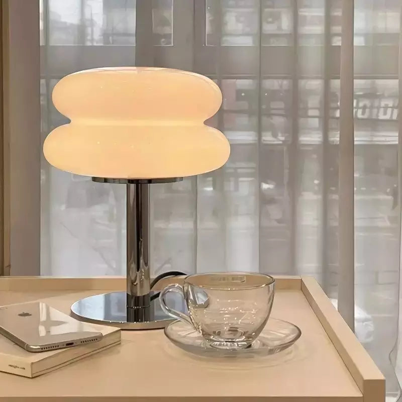 Lampada da tavolo in vetro Bauhaus moderna Marta9.webp__PID:074d216b-3626-472d-a747-b3228b0ec1af