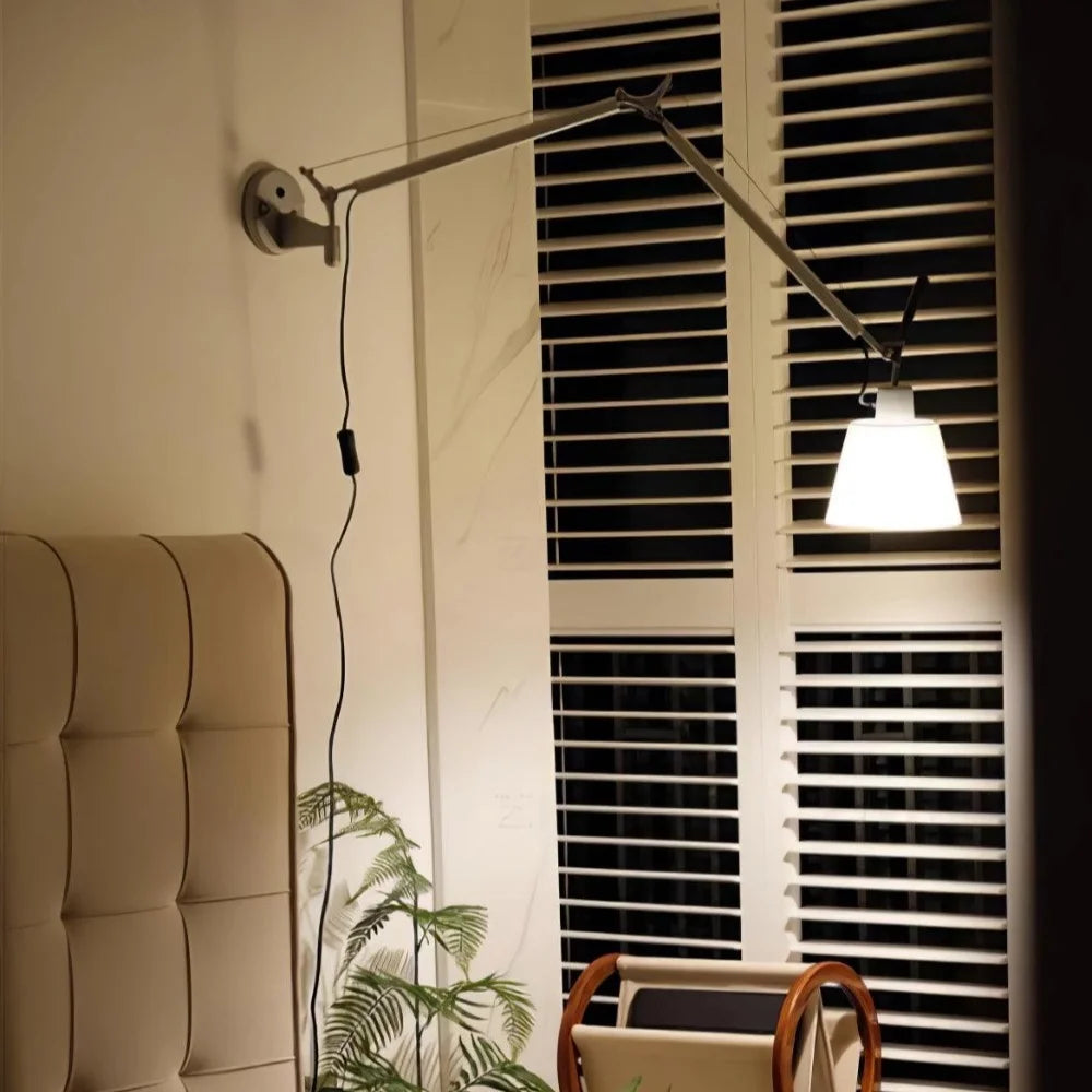 Skuld-Modern-Swing-Arm-Wall-Light (4).webp__PID:4d971b07-ce0d-4fa4-a0de-5178e4305013