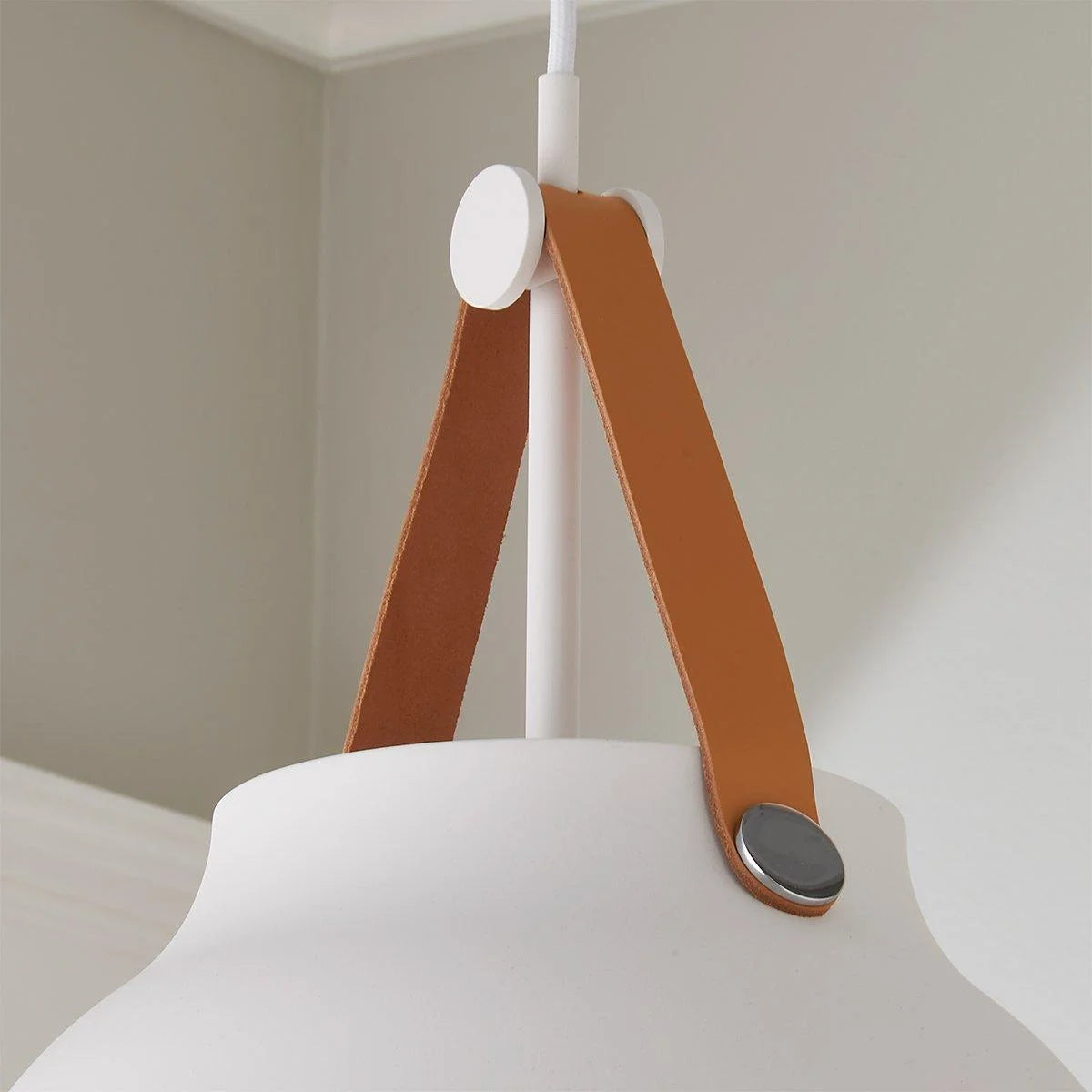Zorya-Leather-Strap-Deco-Adjustable-Metal-Pendant-Lamp (4).webp__PID:ffbb4bf9-8e12-4883-88e5-4c60f2db6c22