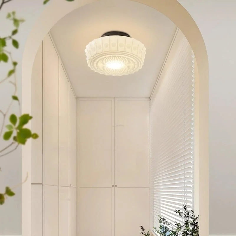 Eira-Retro-Art-Classic-Round-Personalized-Ceiling-Lamp (18).webp__PID:e6853552-895c-404f-981c-8f072b454e5d