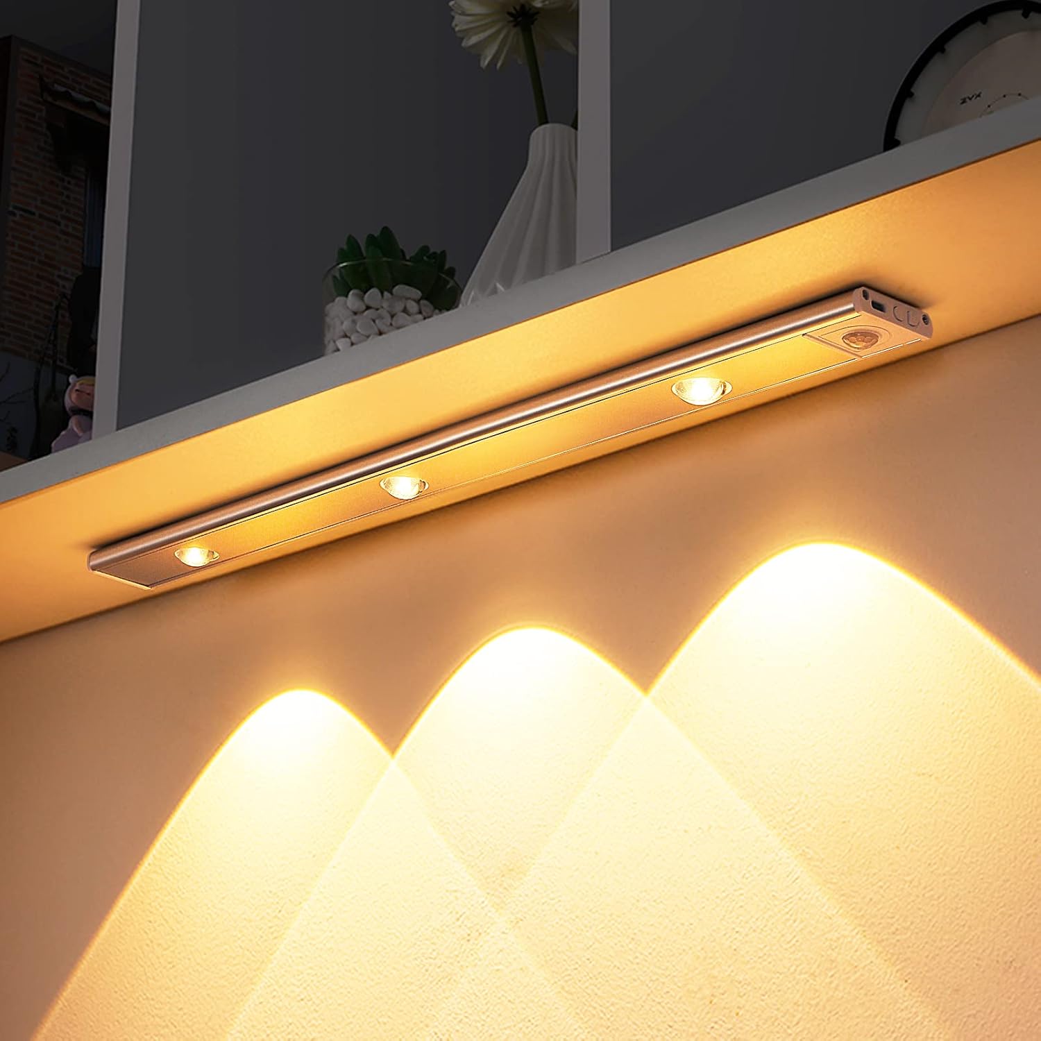 Leontine Moderne magnetische dimmbare LED-Unterschrankleuchte (2).jpg__PID:1a979b92-7a6c-43ef-b770-ac71349cdb25