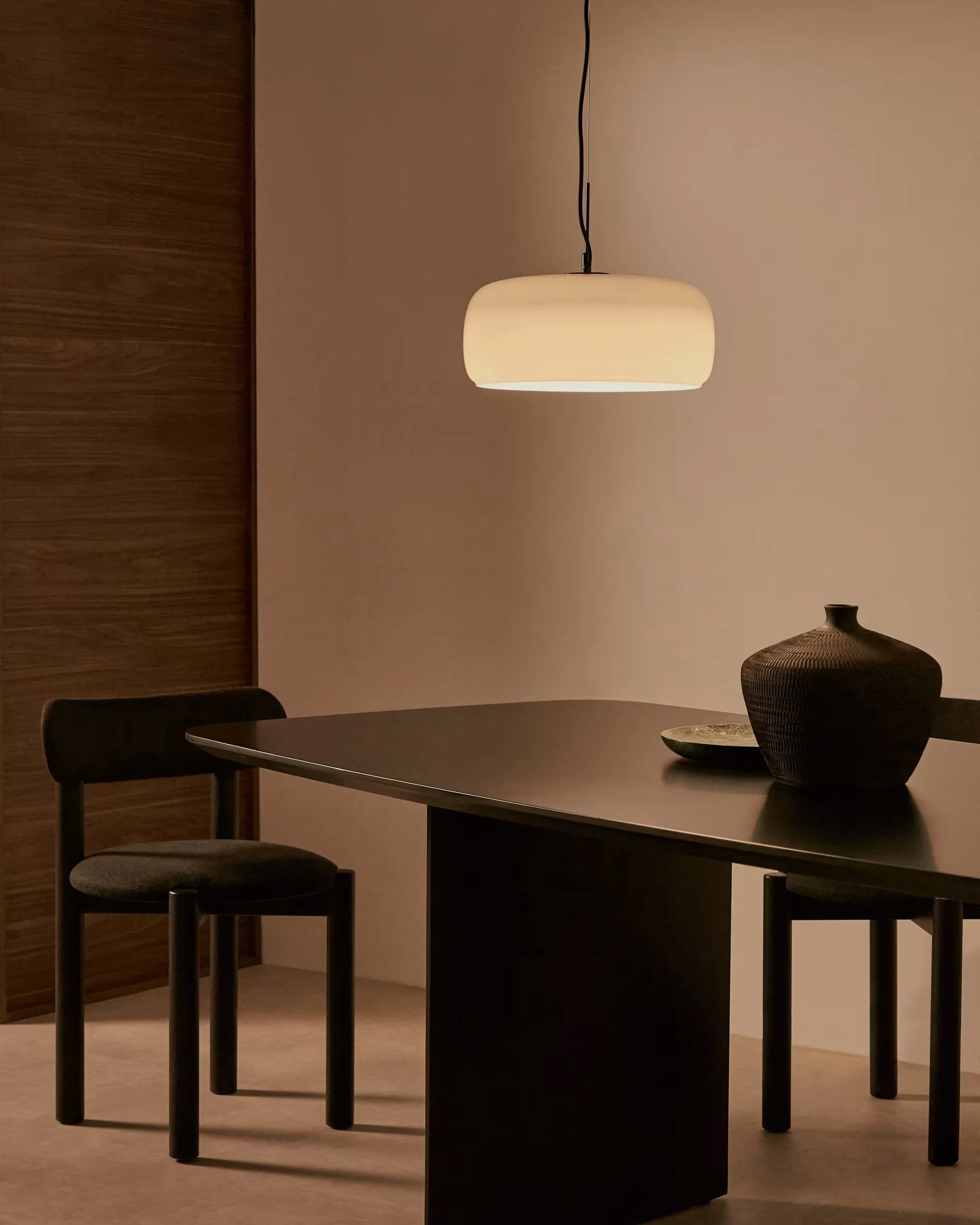 Suspension LED ronde moderne en verre Pronoe (6 pièces).webp__PID:11aa4567-841d-48e1-84f0-03895a3f91a0