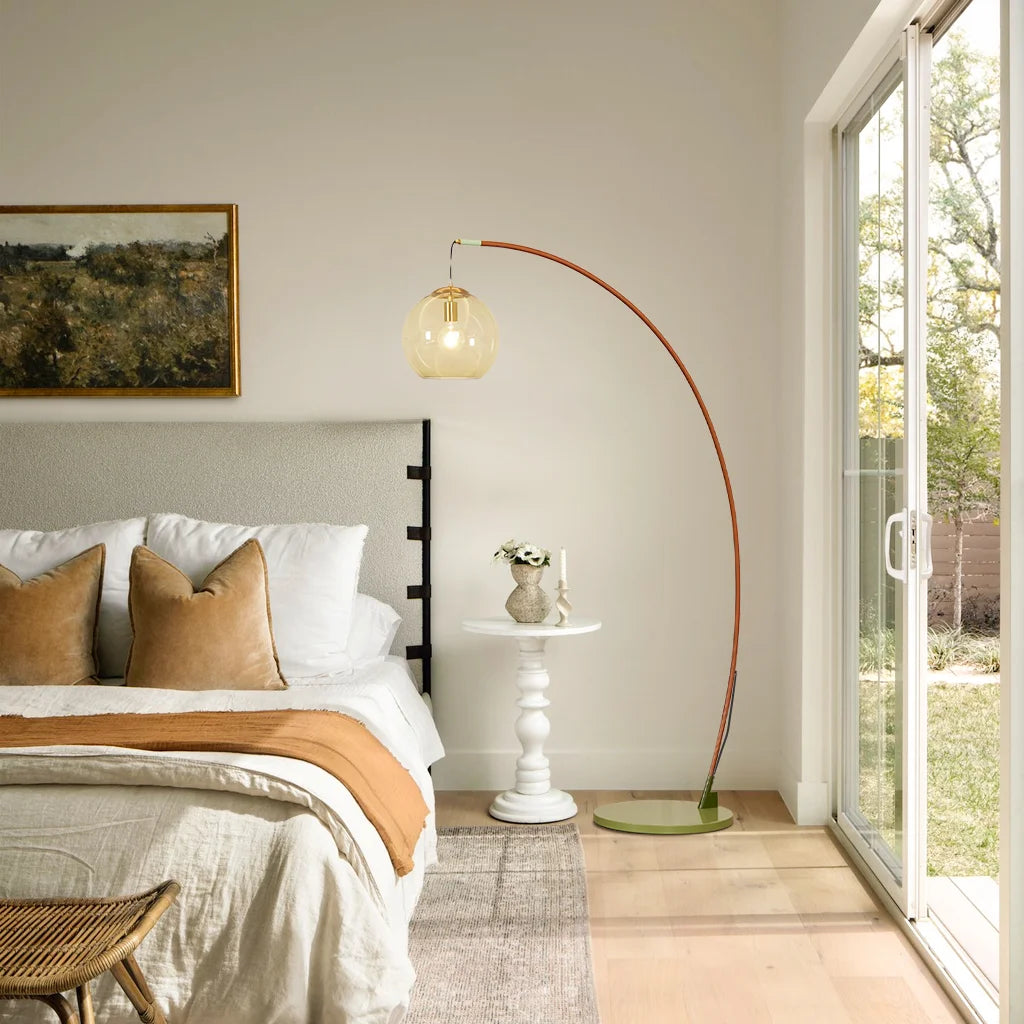 Lampada da terra moderna ad arco con paralume in vetro ambrato (5).webp__PID:64c1429a-d55c-4d74-8a14-d85e2a1f66cd