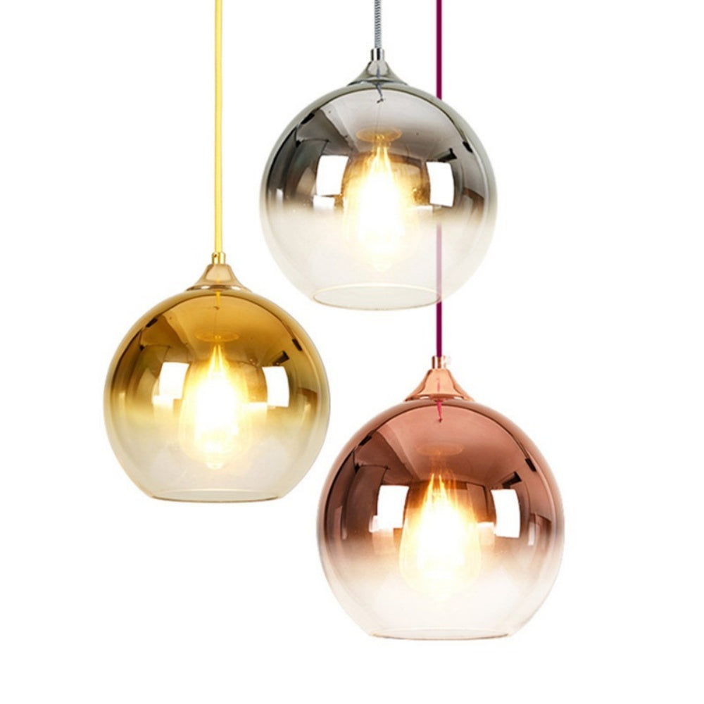 Lampada a sospensione moderna a sfera in vetro Nytheris (8).webp__PID:c18461ea-b31a-4ae4-8790-469638b3bd46