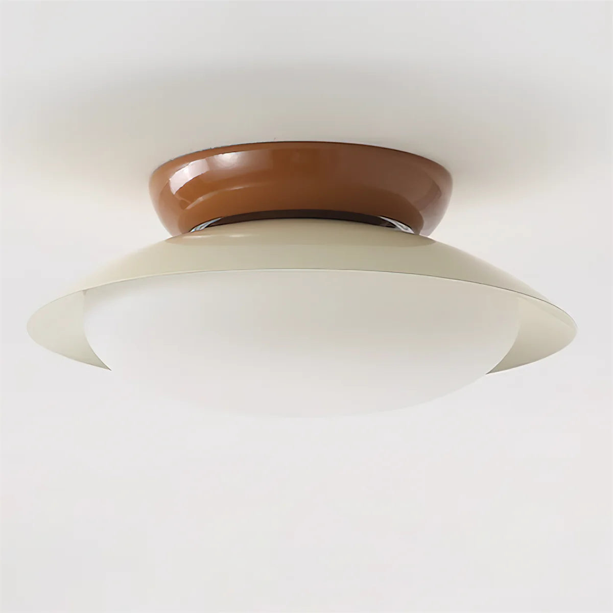 Moderne Deckenleuchte Liam mit mattiertem Kuppelschirm detail4.webp__PID:b5872d19-9b02-4efb-b8d3-6e51ade79015