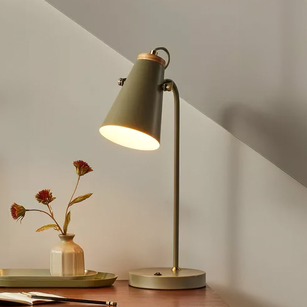 Lampada da scrivania regolabile industriale moderna (2).webp__PID:ba156675-5a93-49f9-a47c-0ead65c992ea