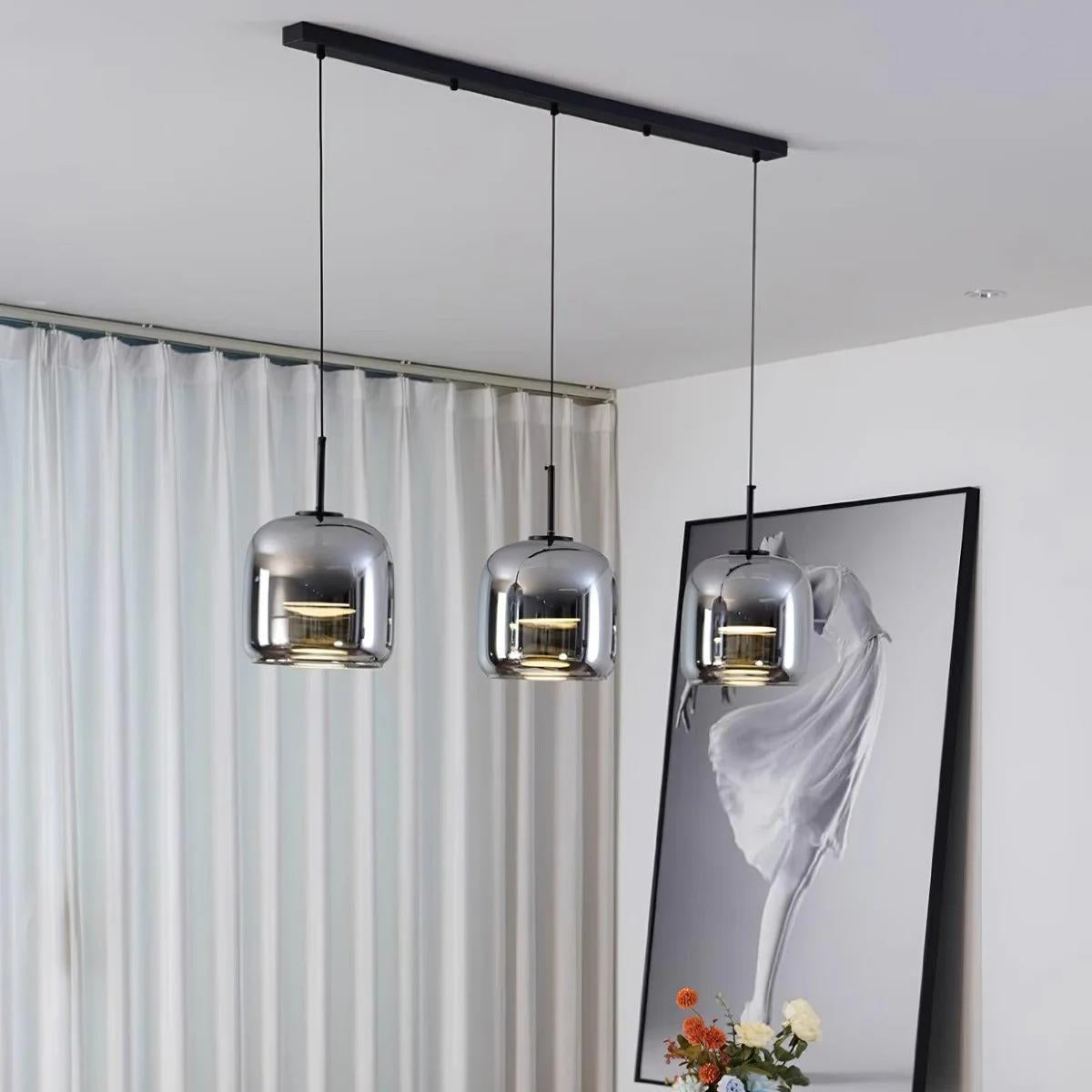 Lámpara colgante moderna Freja de cristal ahumado scene6.webp__PID:7ffe86d3-e011-4557-8612-806c89b6dff2