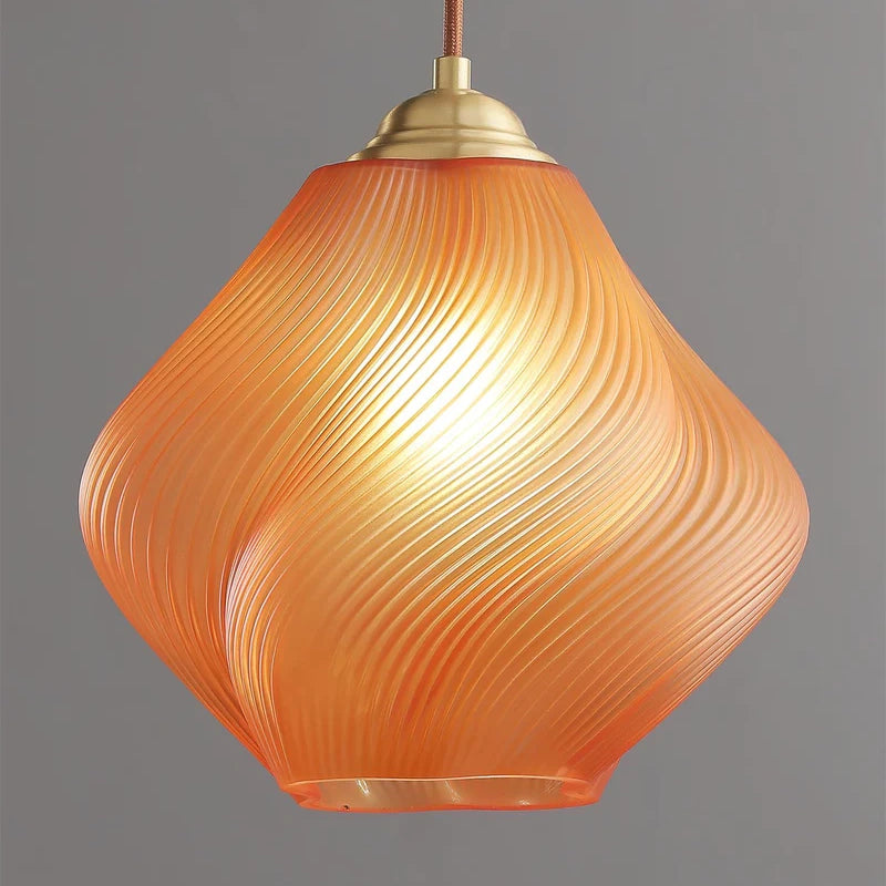 Lampada a sospensione in vetro colorato creativo moderno Erebus (6).webp__PID:e4c83f58-66ba-4ae5-96f3-4cb94d3ff9e5
