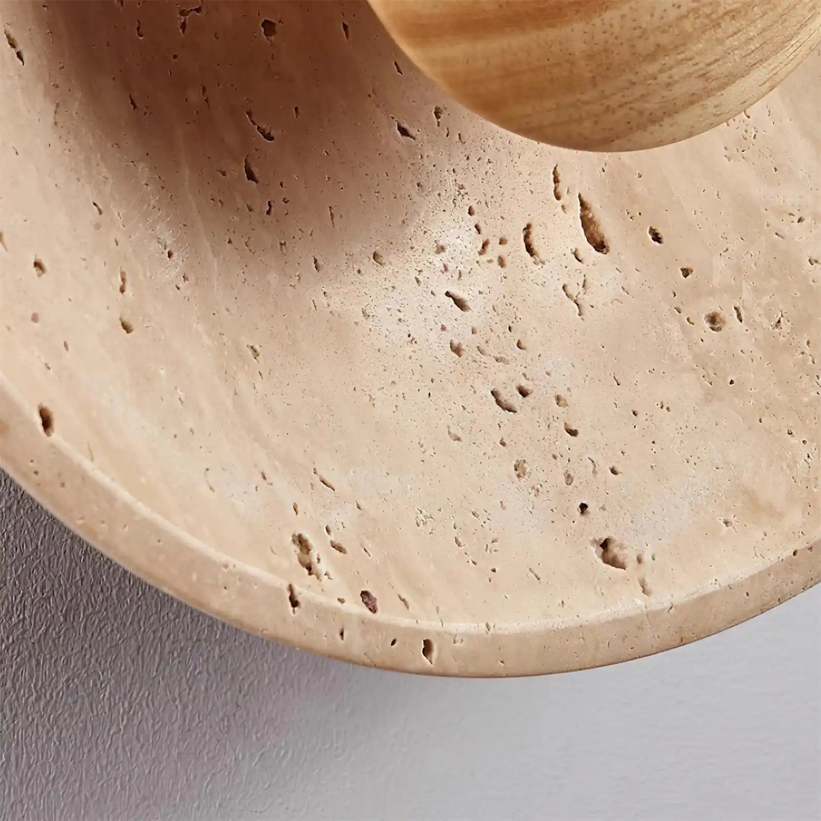Heliara Ronde Halo Travertijn Wandlamp-14.webp__PID:4746fecf-c48e-4705-bb56-83e304a25137