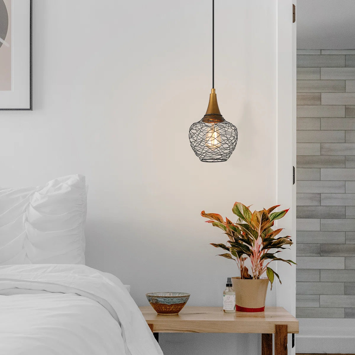 Lilia Modern Industrial Metal Wire Cage Pendant Light (2).webp__PID:c7bd37dd-b6f4-4a07-9a3f-7e4ed34923ab