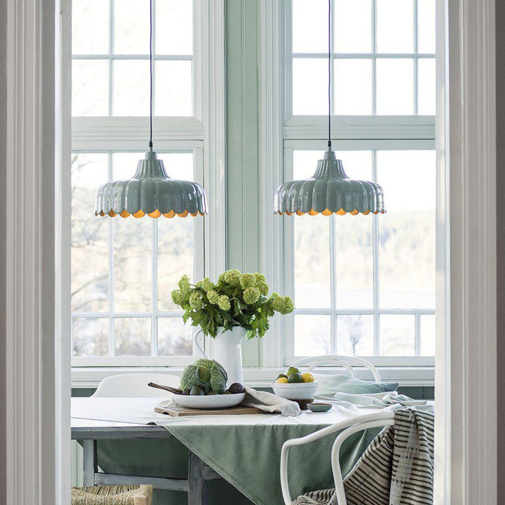 Venara Macaron Flower Metal Pendant Light-Green (2).webp__PID:09432456-8455-4b63-95dd-f33e01e4d7f0