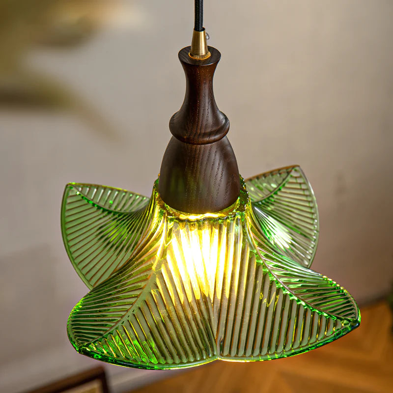 Adikia Moderne Hängeleuchte mit Blumenmuster aus Holz und Glas (9).webp__PID:274f3471-386c-4e7c-8a77-6ee466004b1a