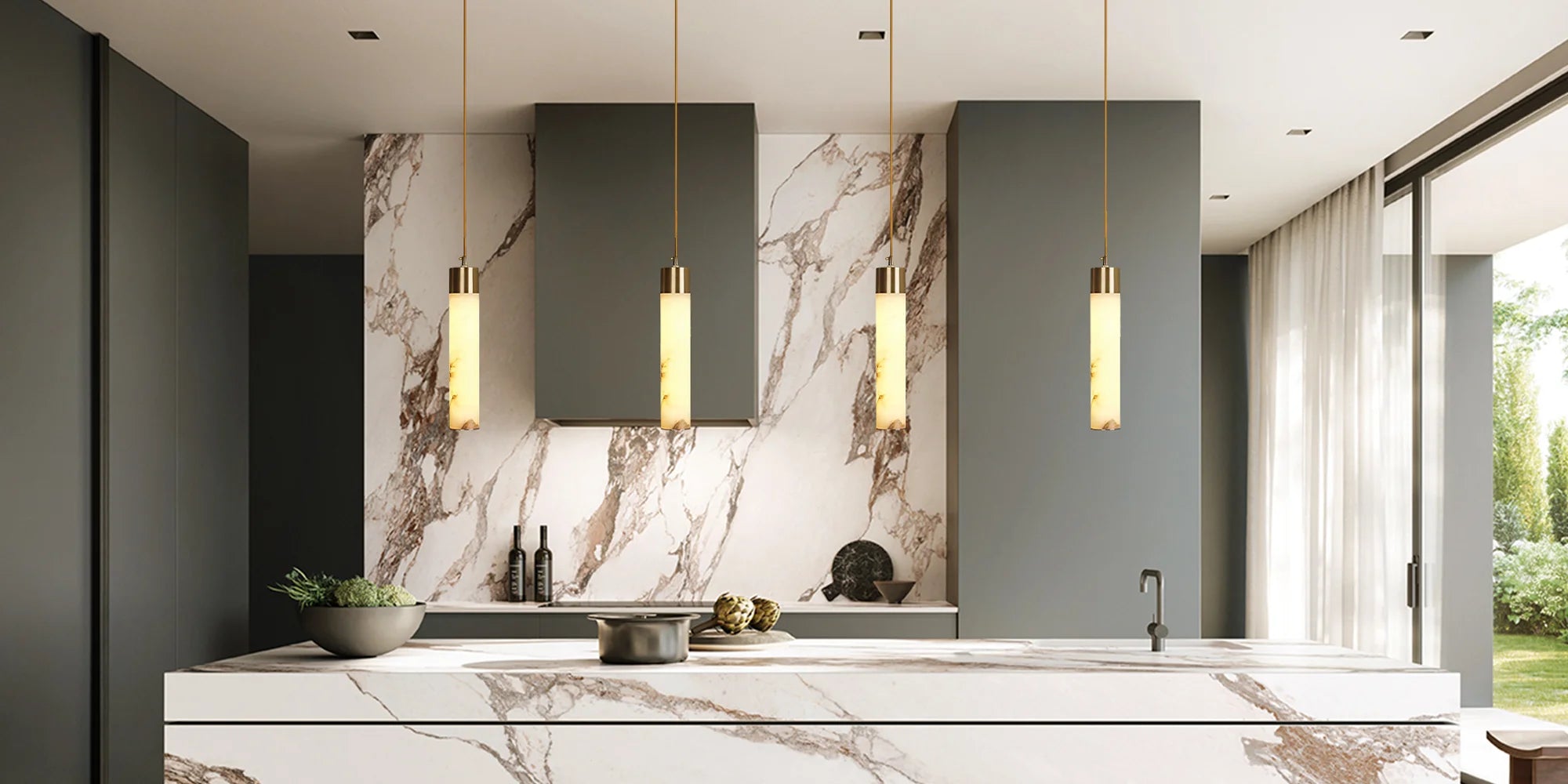 Ismara Alabaster Messing Vertikal Weiß Pendelleuchte8.webp__PID:f382c206-edb0-4d77-9f5e-cc7070a43f00
