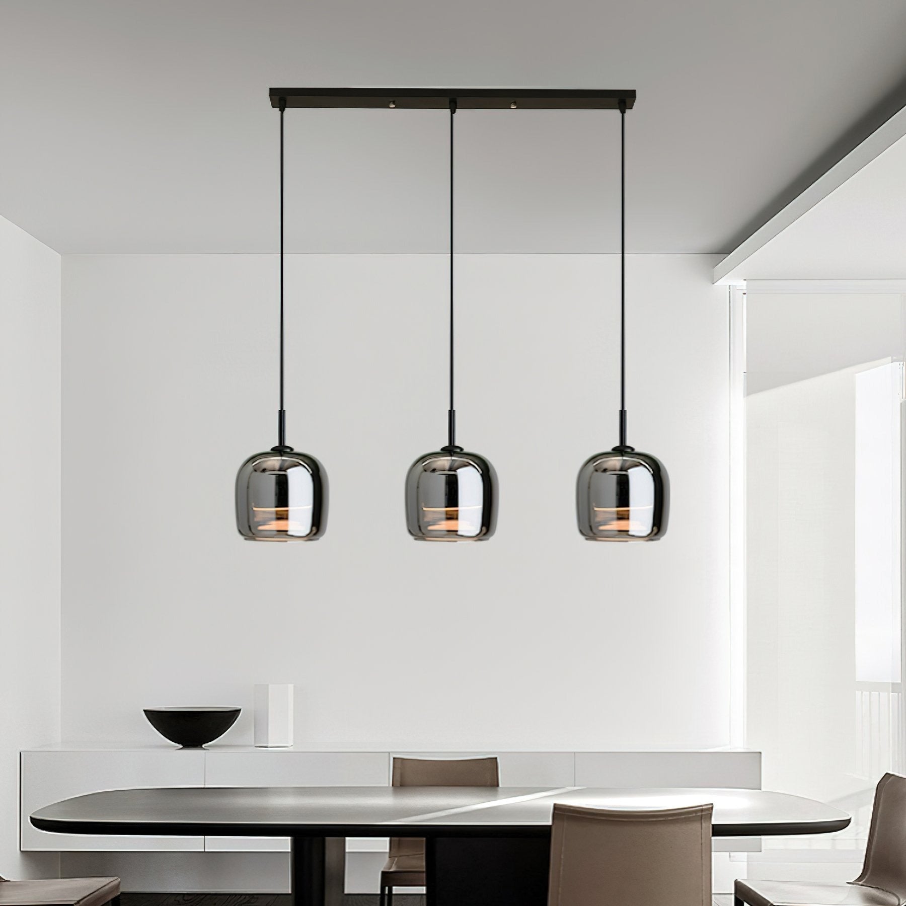 Lámpara colgante moderna Freja de cristal ahumado scene5.webp__PID:737ffe86-d3e0-4155-9786-12806c89b6df