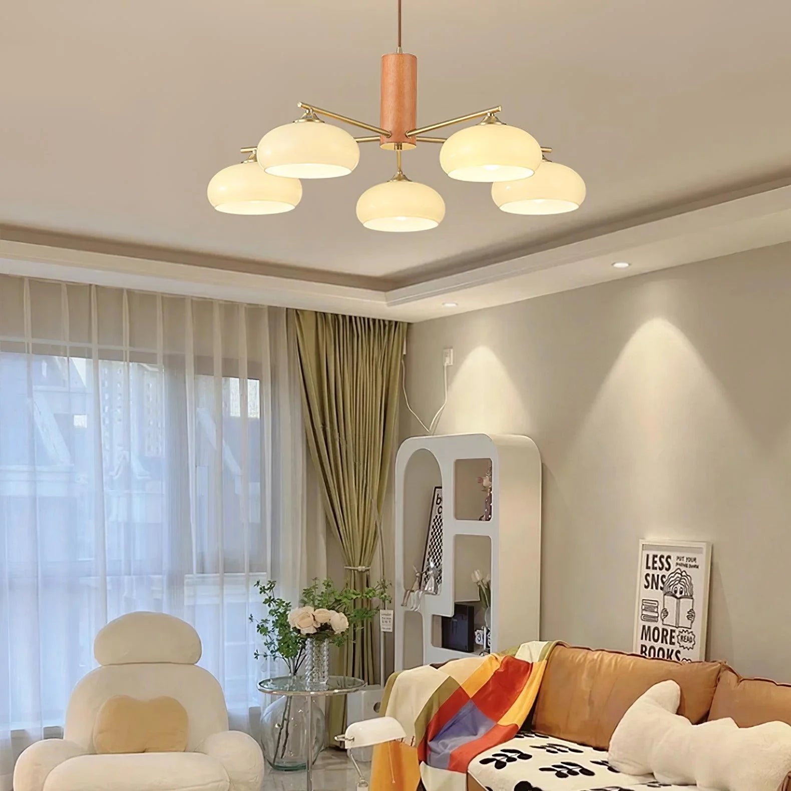 Clio Bauhaus Milchglas-Kronleuchter-3.webp__PID:02b643af-01c1-4fd8-ac78-48629c48d185