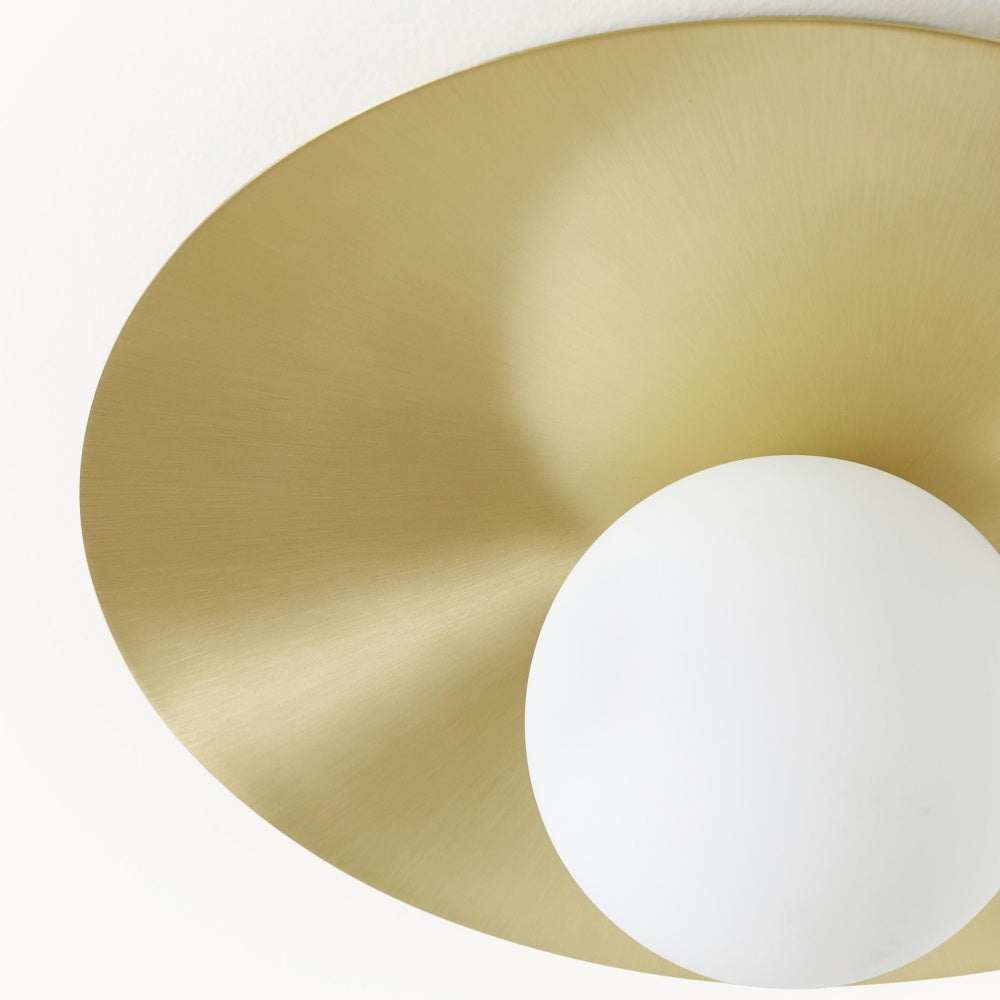 Nyvelis Nordic Round LED Ceiling Light-brass (3).webp__PID:9dc23afd-a9aa-40dc-a3ad-3927fc86b6f3