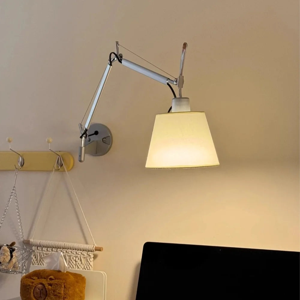 Skuld-Modern-Swing-Arm-Wall-Light (3).webp__PID:07ce0d4f-a460-4e51-b8e4-30501397d57e