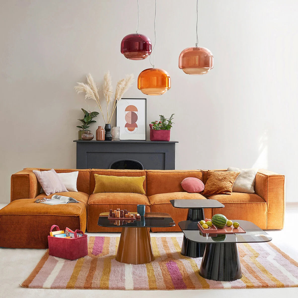 Sanae Nordic Round Colorful Glass Pendant Light (8).webp__PID:c40aad81-2e4d-4398-b219-839381e432b8