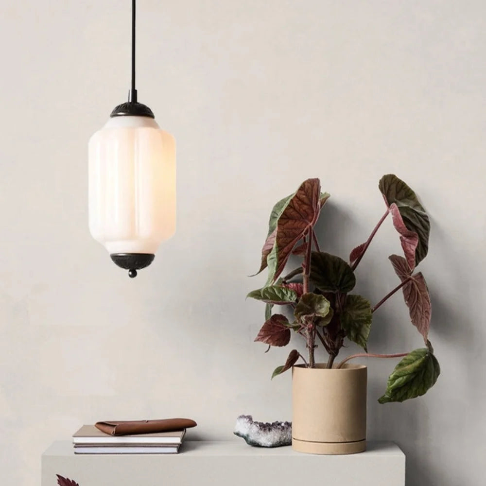 Valkyrie-Glass-Petite -Eloise-Pendant-Light (3).webp__PID:eb8bb172-6b38-4a4f-b671-ecac02a15522