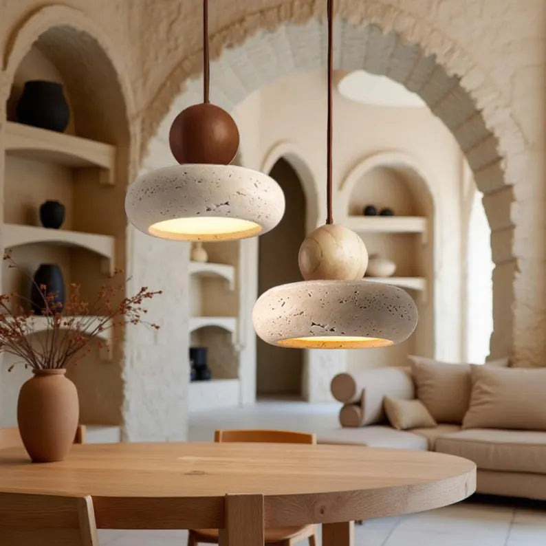 Alvione Bauhaus Naturstein Travertin Pendelleuchte1.webp__PID:c7dca313-e2c2-4304-a300-cd55d68f9abd