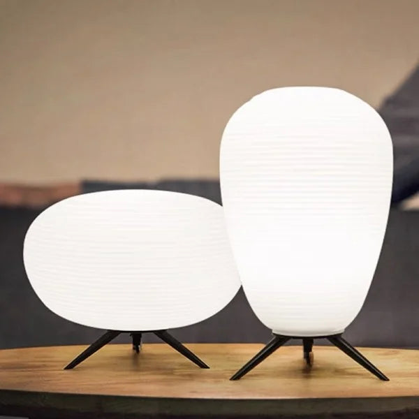 Leary Modern Hand-blown Table Lamp4.webp__PID:26d8227a-2ffc-4111-b554-07cac325345e