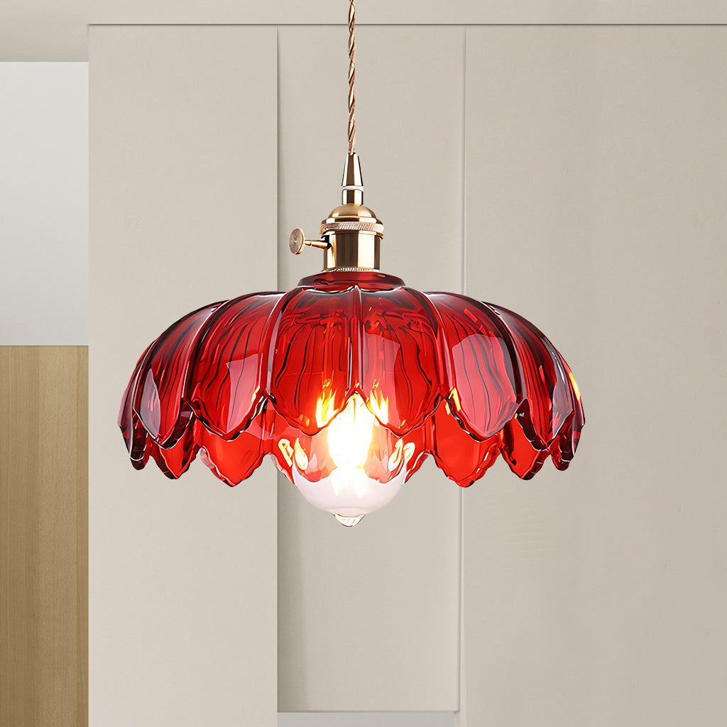 tulip glass red.jpg__PID:664c39ba-866f-4560-b67a-34dac0a0f909
