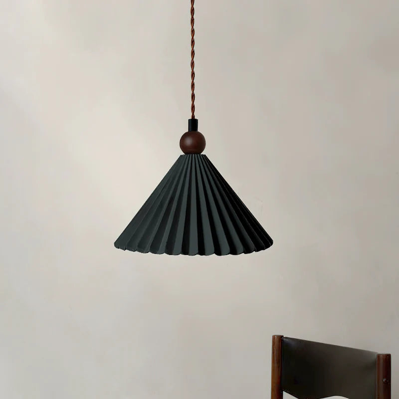 Eirene Minimalistische plissierte Keramik-Kegel-Pendelleuchte (10).webp__PID:8e467968-916d-47fa-b869-abdaa5d4bd05
