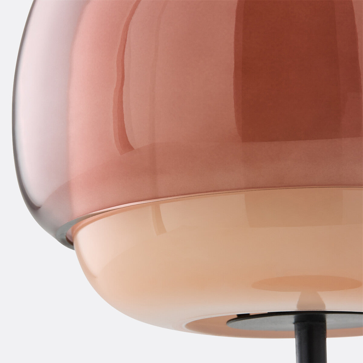 Lampada da tavolo in vetro colorato a doppia cupola moderna retrò Sanae (4).jpg__PID:910f8301-1043-4454-8608-e7145b1850b9