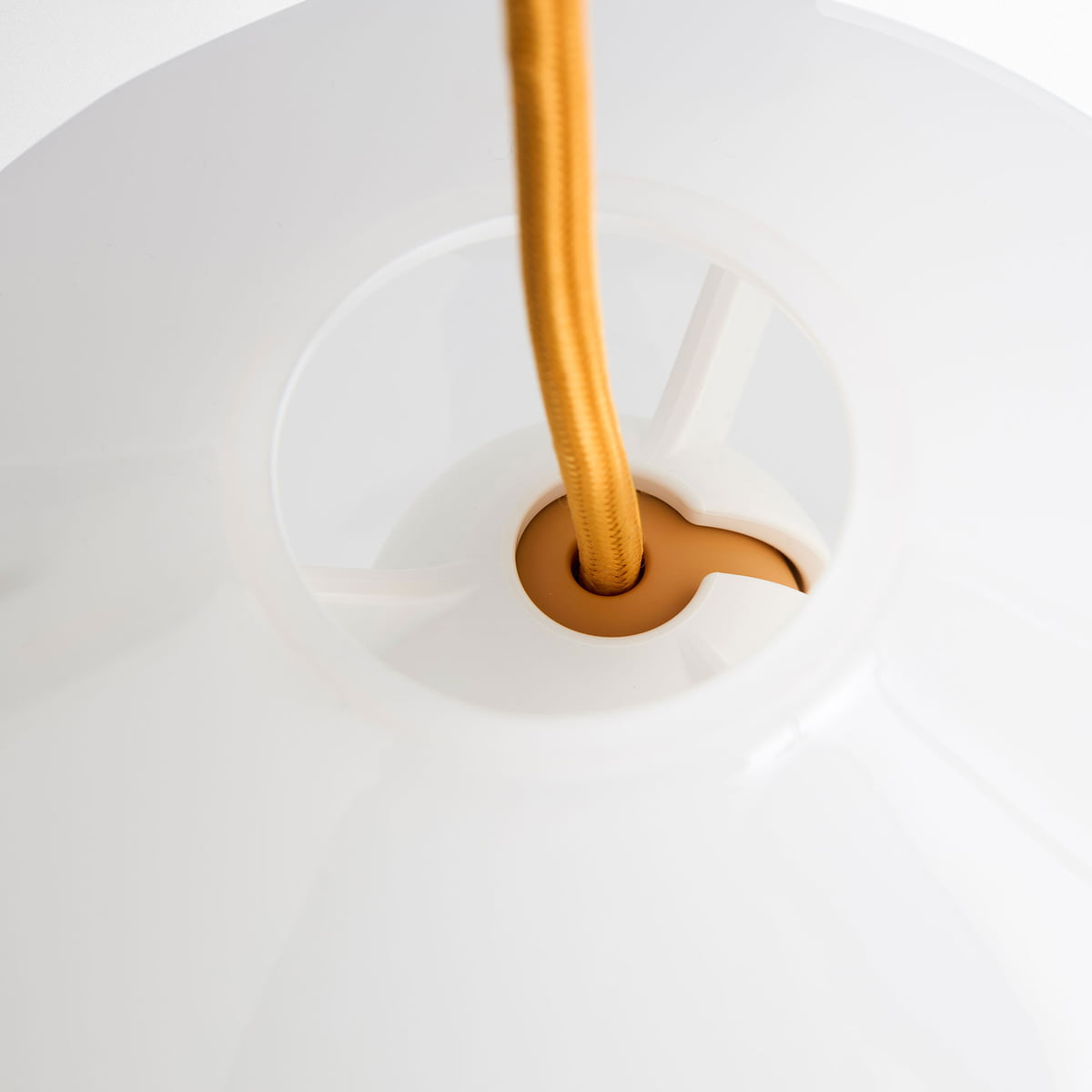 Lyovara Minimalistische Pendelleuchte in Kokosnussform in Weiß (9).webp__PID:7b0b4aaa-69c2-46fc-860f-75bfb1b055c3