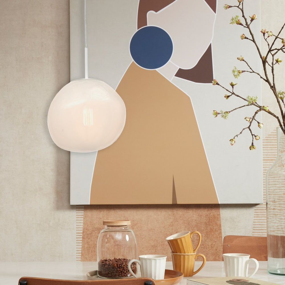 Thalendra Moderne Hängeleuchte aus weißem Milchglas (2).webp__PID:8bea880a-86b7-4b16-9b56-480e902f42f7