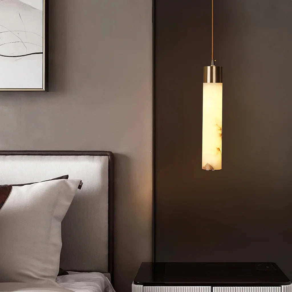 Ismara Alabaster Messing Vertikal Weiß Pendelleuchte2.webp__PID:bb71c347-9066-4382-8206-edb02d771f5e