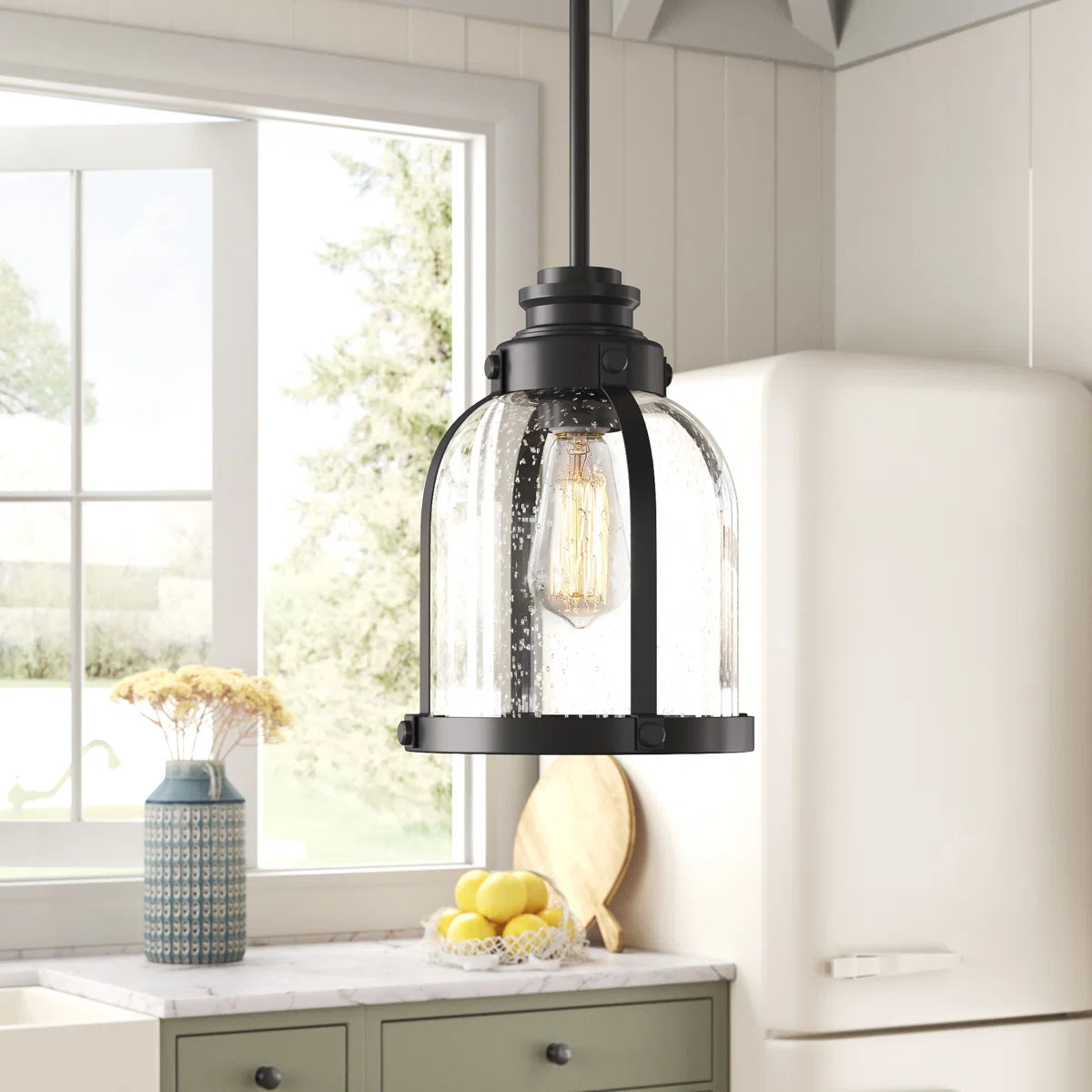 Lámpara colgante minimalista con cúpula de vidrio semillado de níquel Solène (37).webp__PID:16f4b4a6-cdeb-459a-8a58-510ead2e5d66