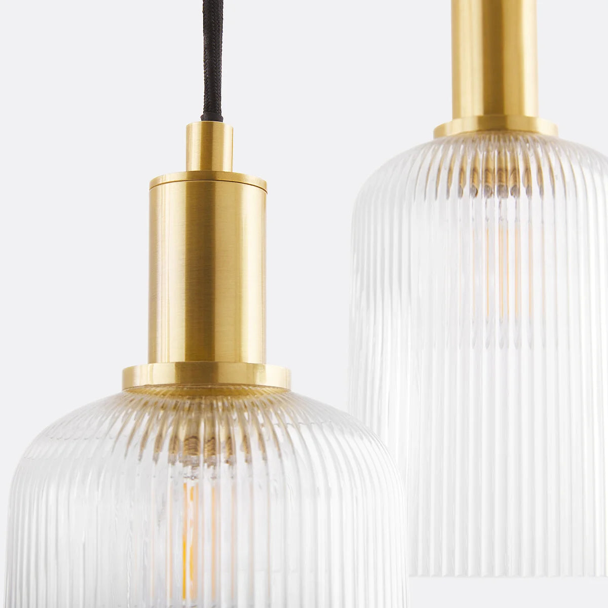 Elowen moderne opaal geribbelde glazen plafondlamp (2).webp__PID:38a00b73-b872-4209-ab8b-a4d52a90b343