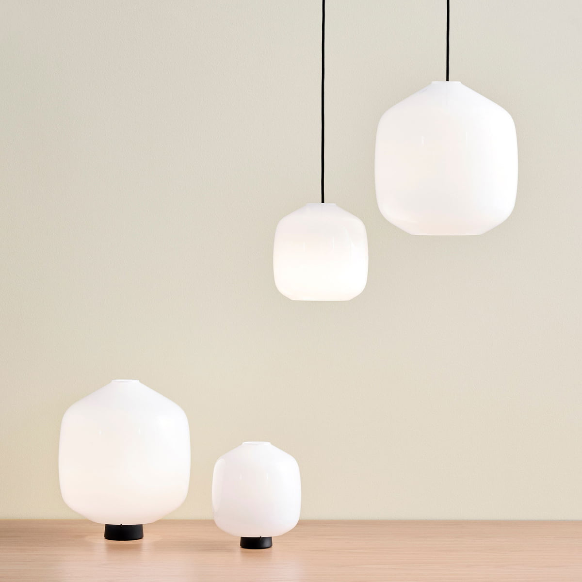 Lyovara Minimalistische Pendelleuchte in Kokosnussform in Weiß (8).webp__PID:6d7b0b4a-aa69-4276-bc46-0f75bfb1b055