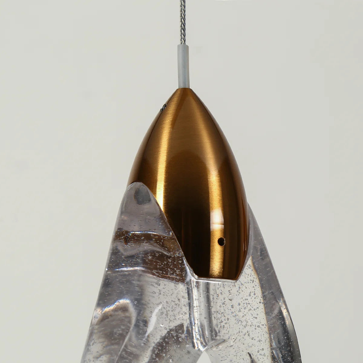 Eirik Modern Resin LED Pendant Light 细节图.webp__PID:38a30229-3453-4a46-99df-cd092889f308