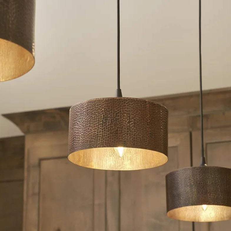 Suspension tambour vintage en cuivre martelé Cédric (8).webp__PID:f9caf17e-4572-45c1-b20a-553c4b76213c