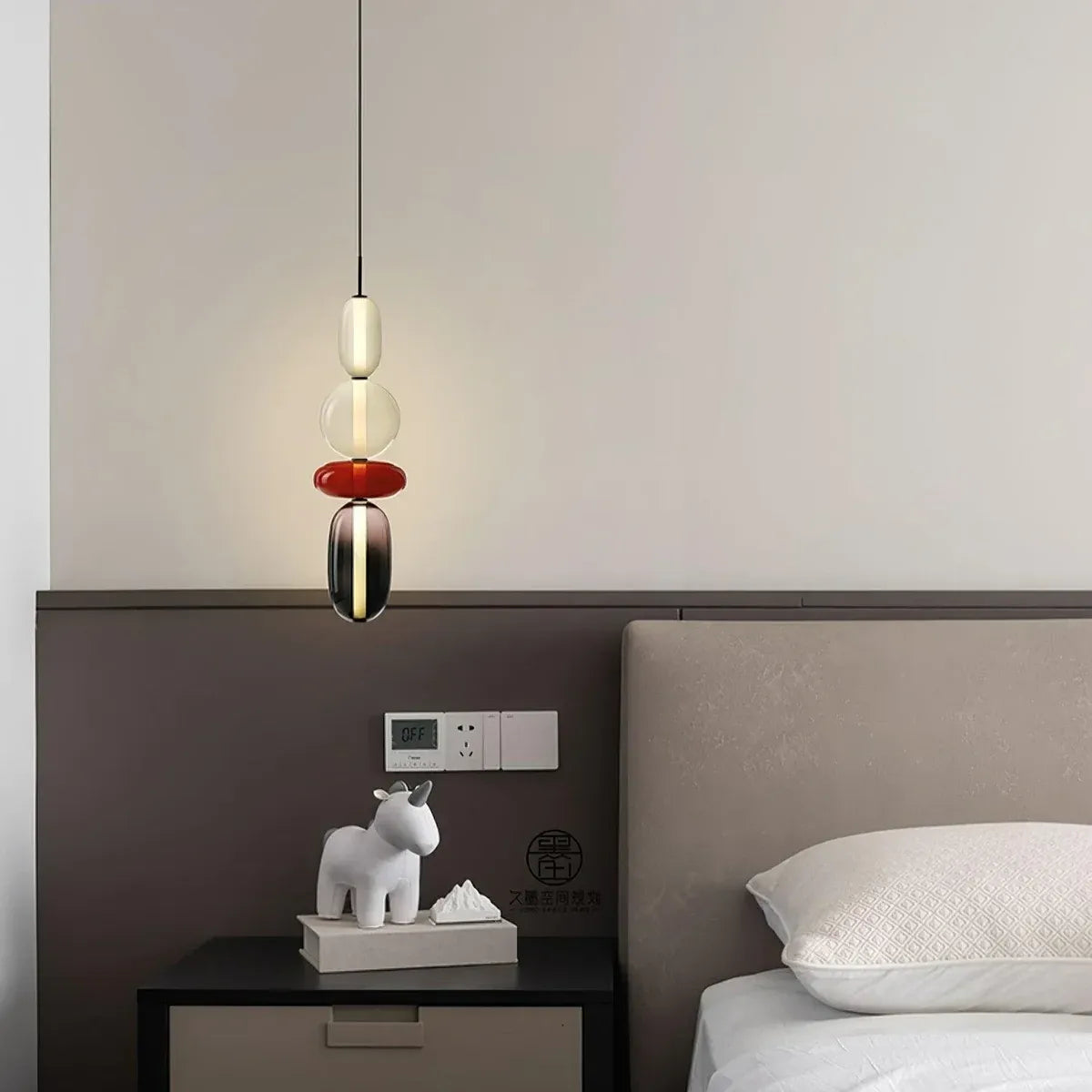 Vesa Nordic Candied Glass Pendant Light scene6.webp__PID:28de2e27-8994-4d21-aefc-2bc3cd2fde44
