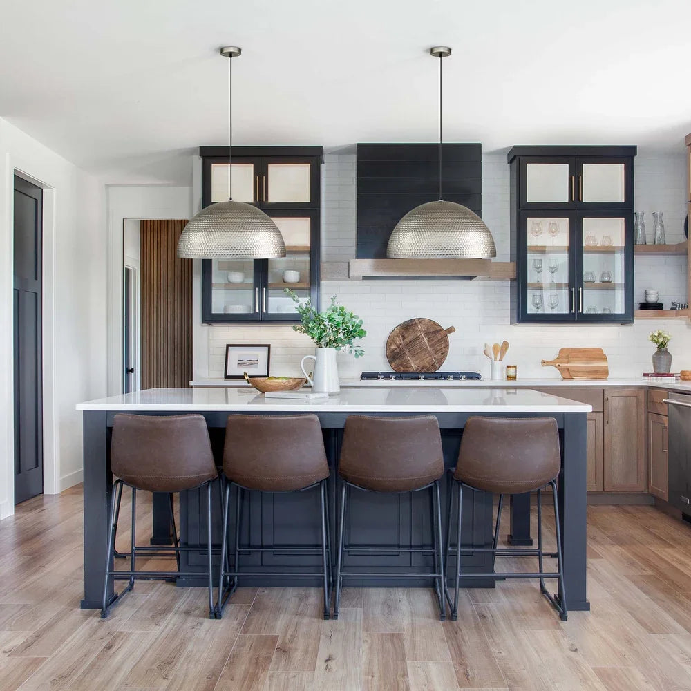 Industrial-Island-Pendant-Light-With-Oversized-Dome-Shape (7).webp__PID:d4c83b14-92c7-4005-98c6-fd0f50168fed