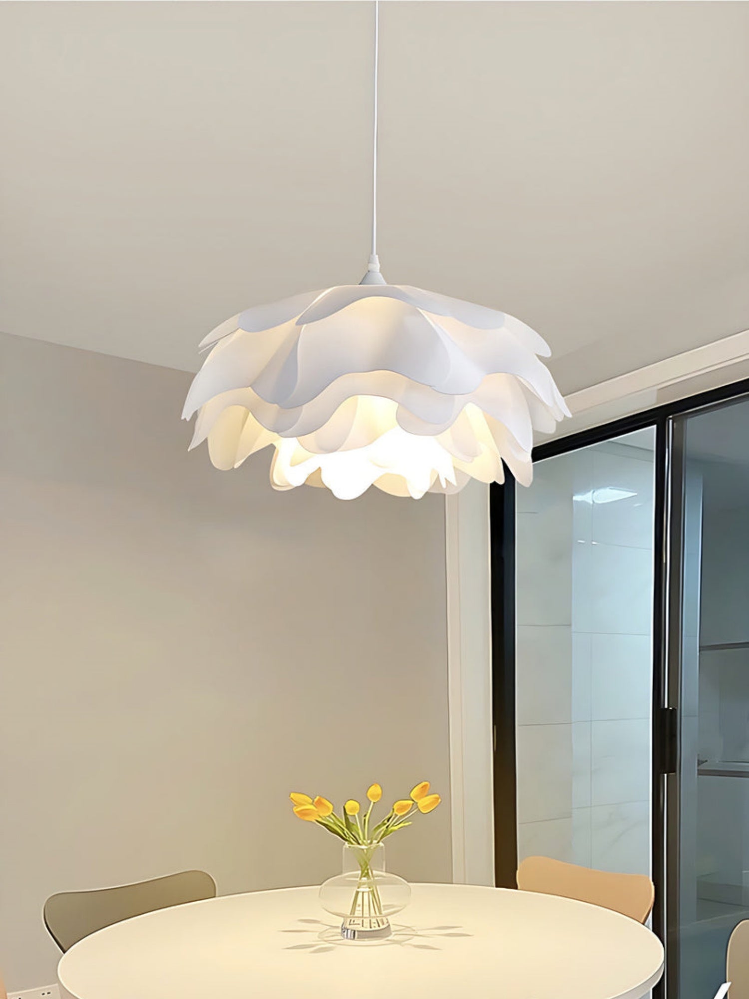 Aeloria Blumenförmige Schneeblüten-Pendelleuchte (12).webp__PID:54e9f7c2-3511-4653-ba09-ba767fc2f4b1