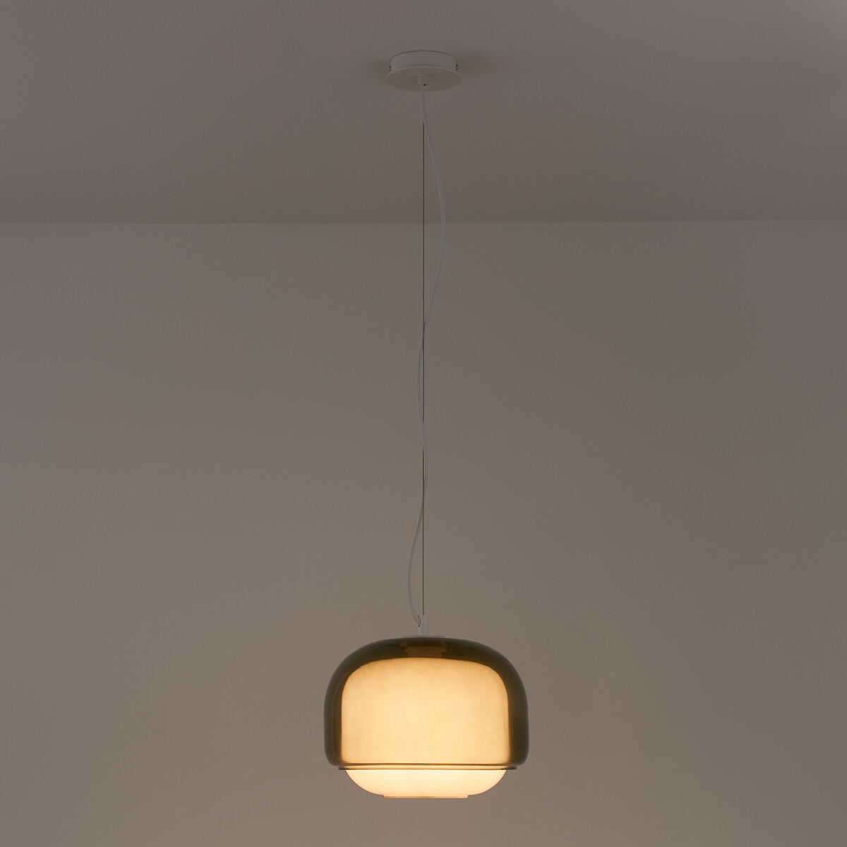 Sanae Nordic Round Colorful Glass Pendant Light (12).jpg__PID:d9e57e0b-5835-4be5-ae25-482655e73f86