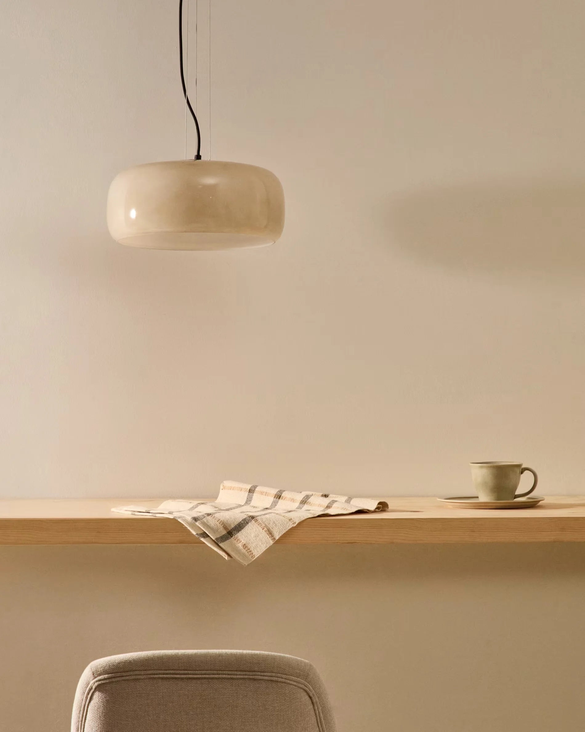 Suspension LED ronde moderne en verre Pronoe (8).webp__PID:4567841d-08e1-44f0-8389-5a3f91a0fb6c