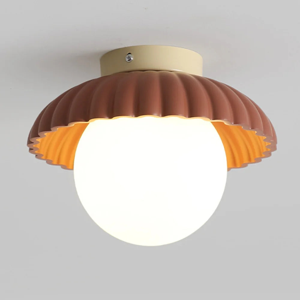 Plafonnier en verre Juno couleur crème, motif fleur en bouton, référence rouge.webp__PID:5d38503a-11ea-4750-8619-30097987c980