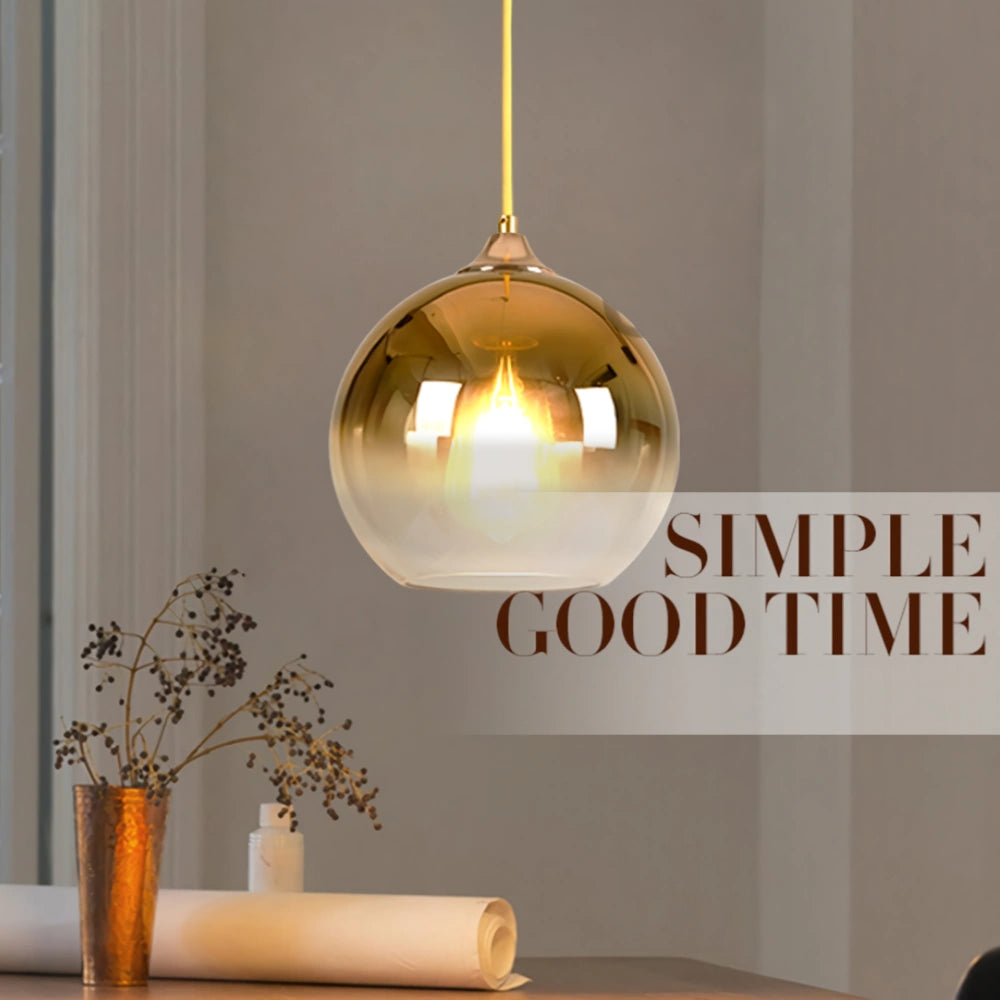 Lampada a sospensione moderna a sfera in vetro Nytheris (12).webp__PID:b31a0ae4-8790-4696-b8b3-bd46242e627d