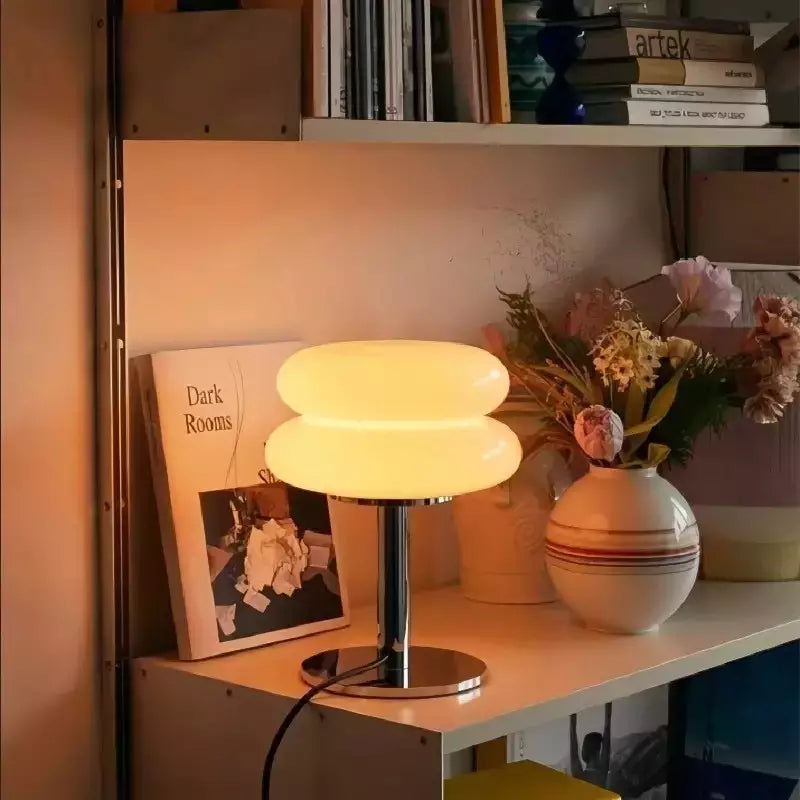 Lampada da tavolo in vetro Bauhaus moderna Marta1.webp__PID:31d0d996-2376-480f-9fc5-9eca6171f3e3