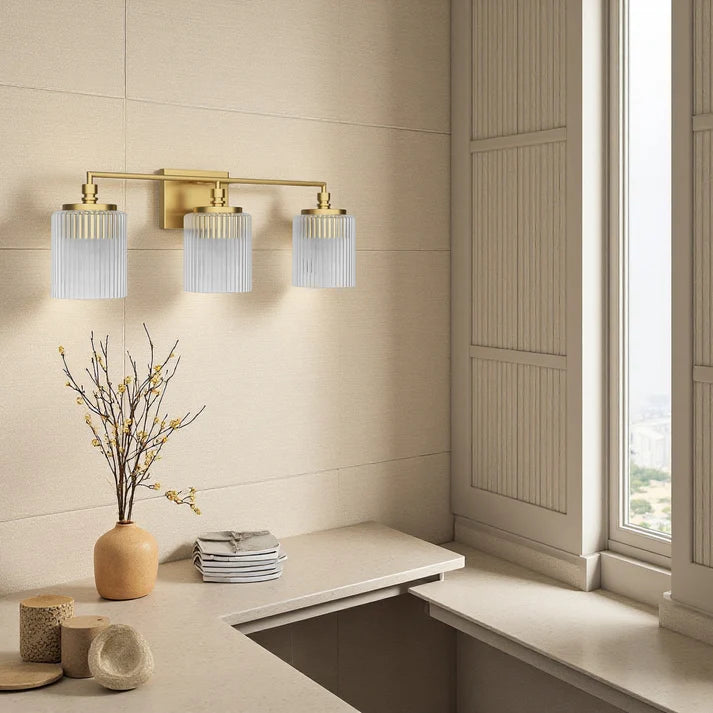Eliot_Modern_3-Lichts_Geribbelde_Glas_Cilinder_Vanity_Wall_Lamp-14.webp__PID:79b055df-e44a-4d34-938d-09c1bedf3979